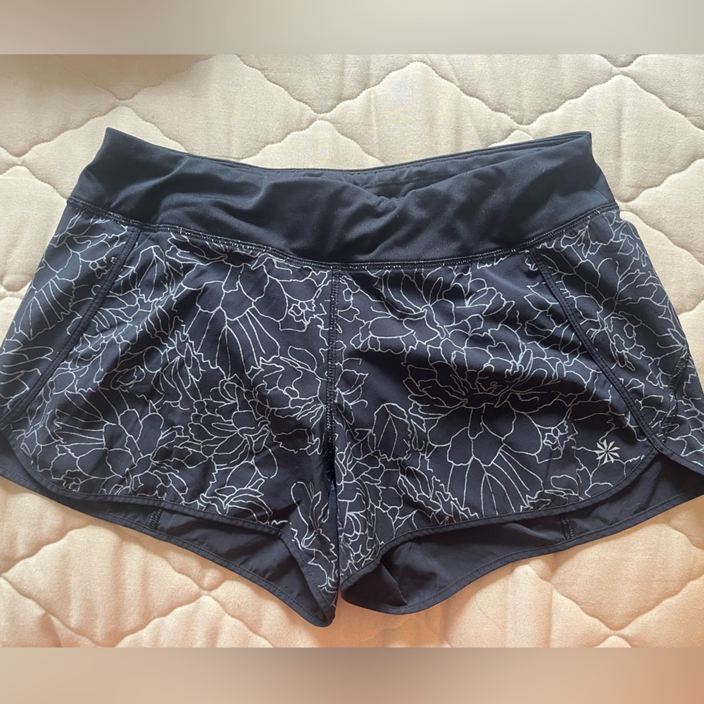 Athleta Black shorts size small